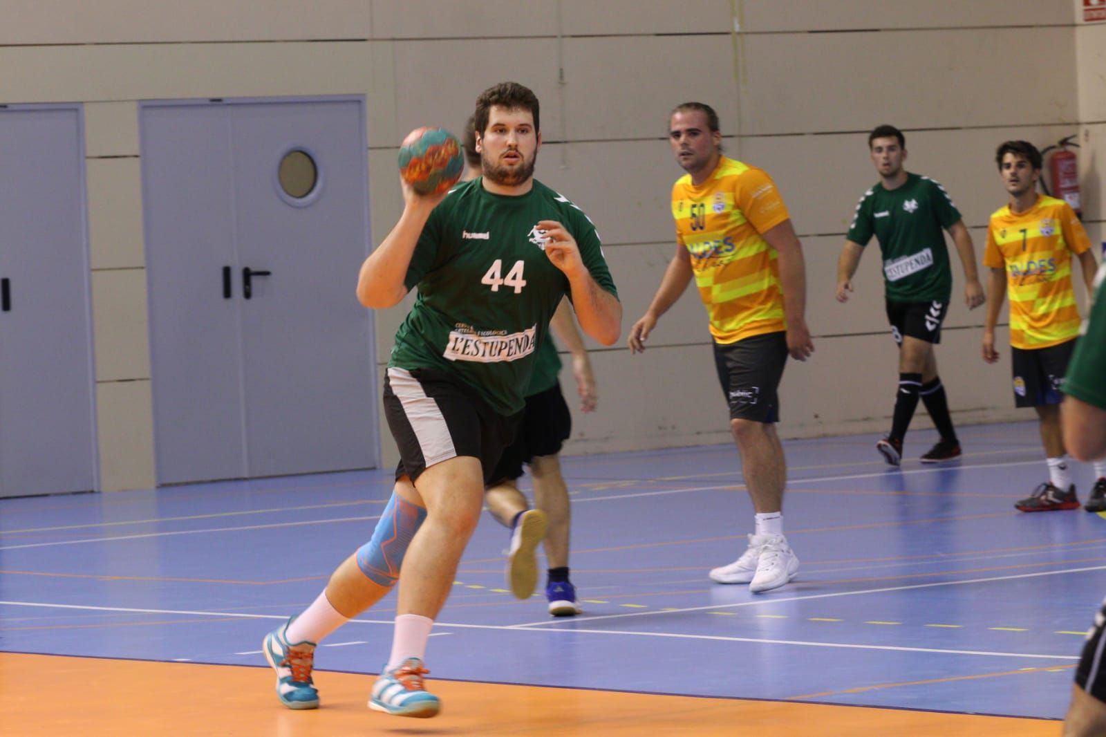 El CH Valldoreix en un partit del torneig. FOTO: Lali Álvarez