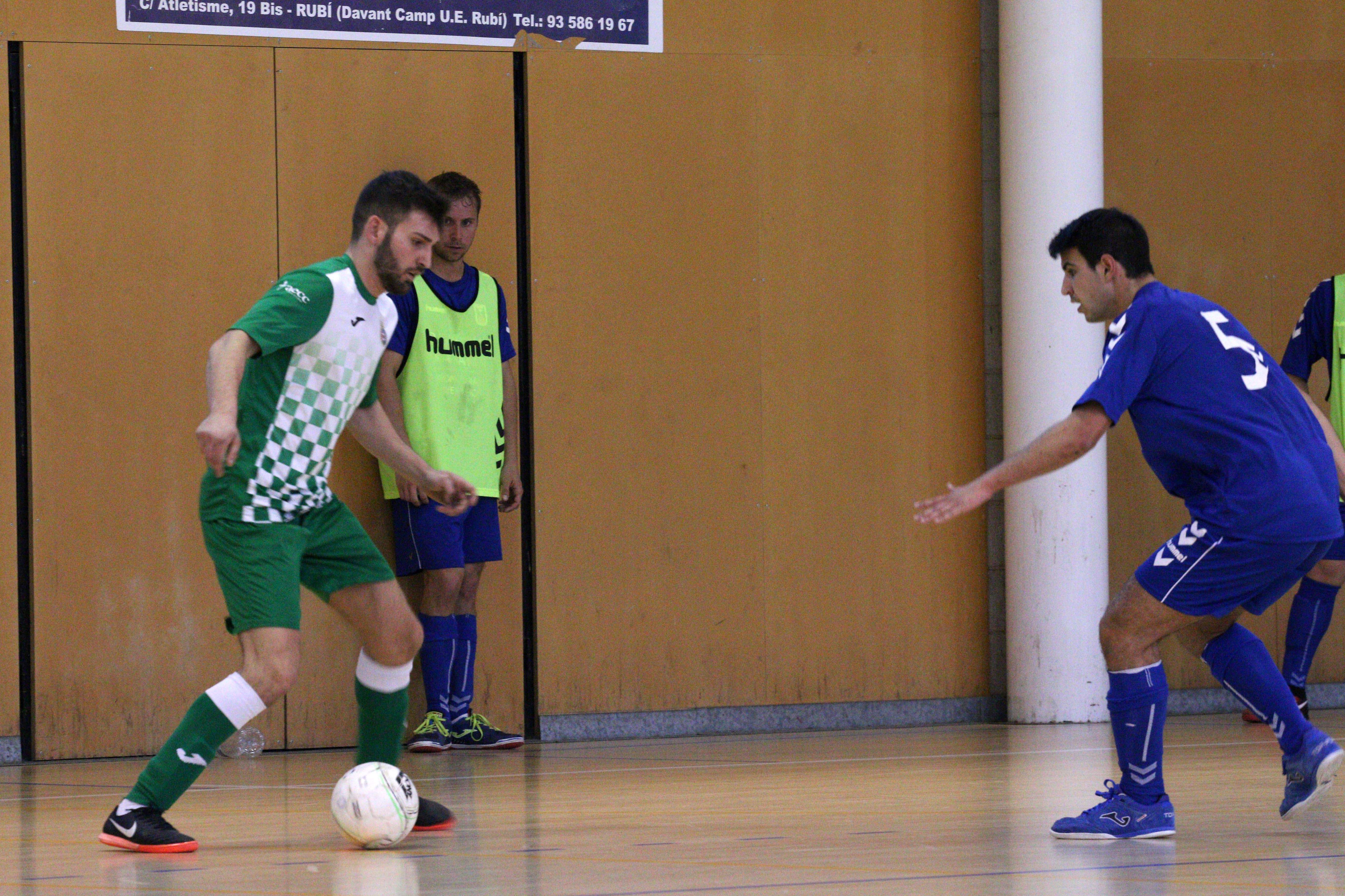 L'Olimpyc Floresta FS i el Cerdanyola del Vallès FC en un partit de lliga de la temporada passada. FOTO: Lali Álvarez