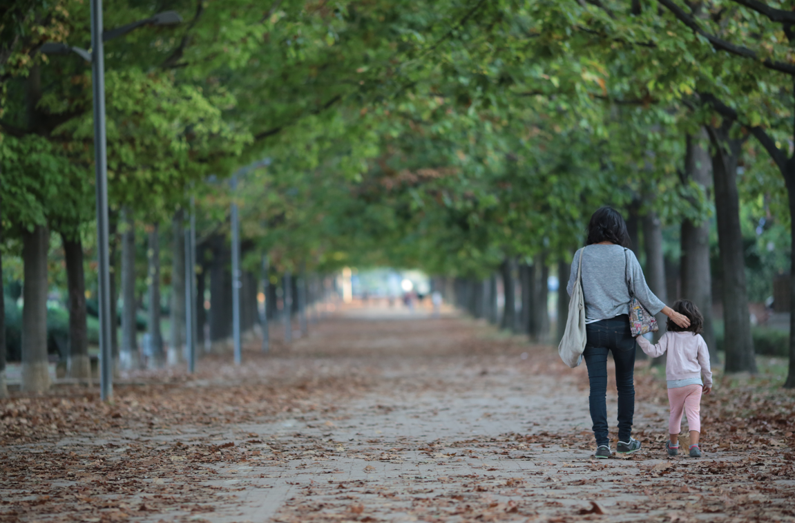 El Govern accepta els passejos dels menors de 14 anys durant el confinament de la COVID-19. FOTO: Artur Ribera