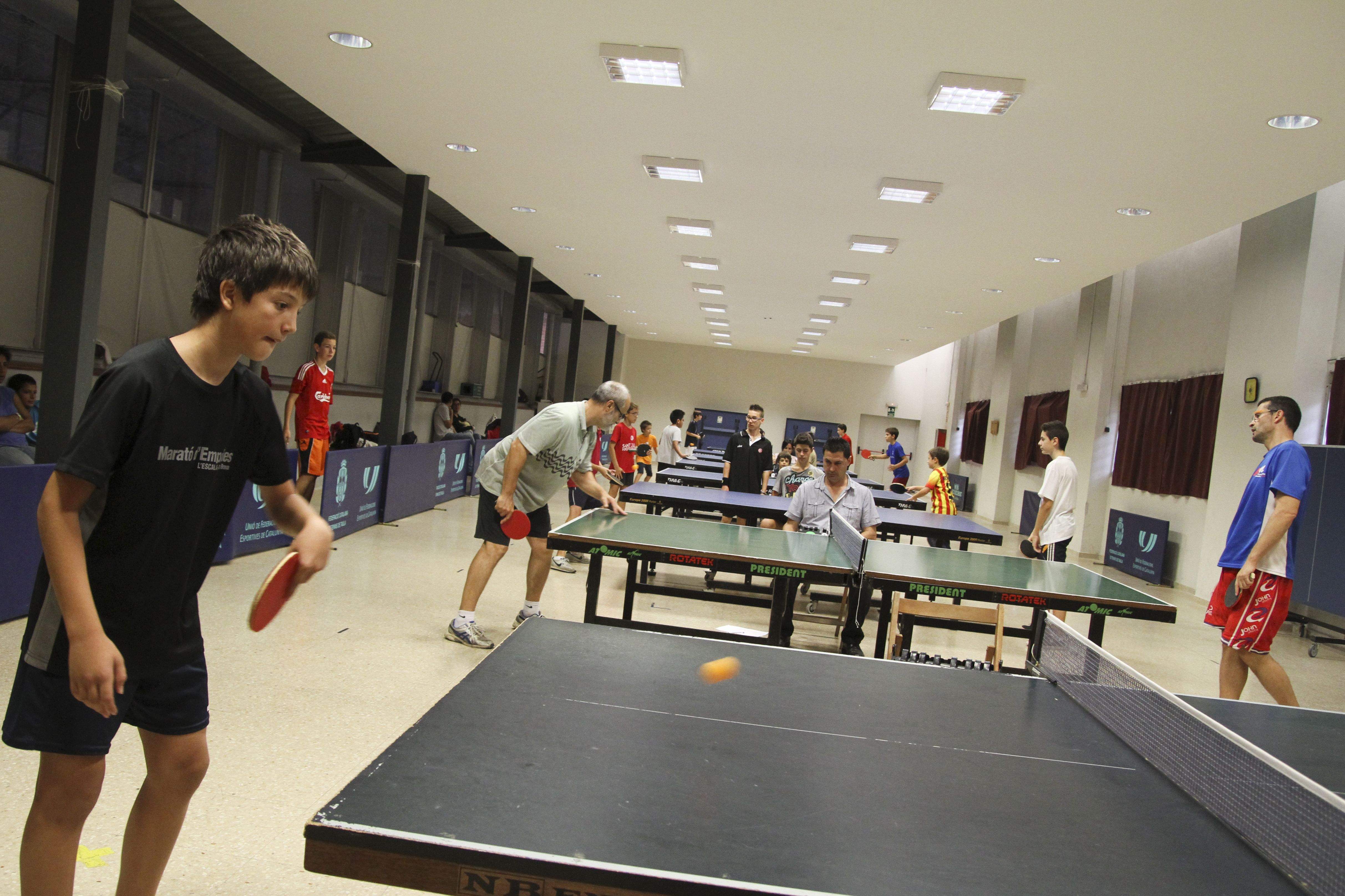 Imatge de l'edició 2014 del Torneig Popular de tenis de taula de la Unió Esportiva Sant Cugat. FOTO: Estefania Bedmar