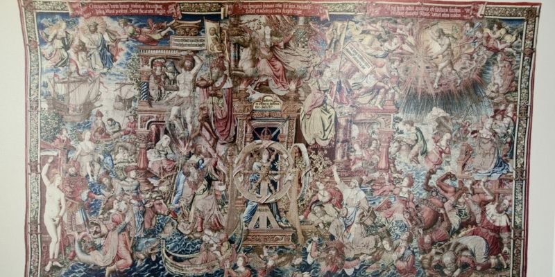 Fotografia d'un dels tapissos monàrquics que van engalanar les Corts republicanes. FOTO: Bernat Millet