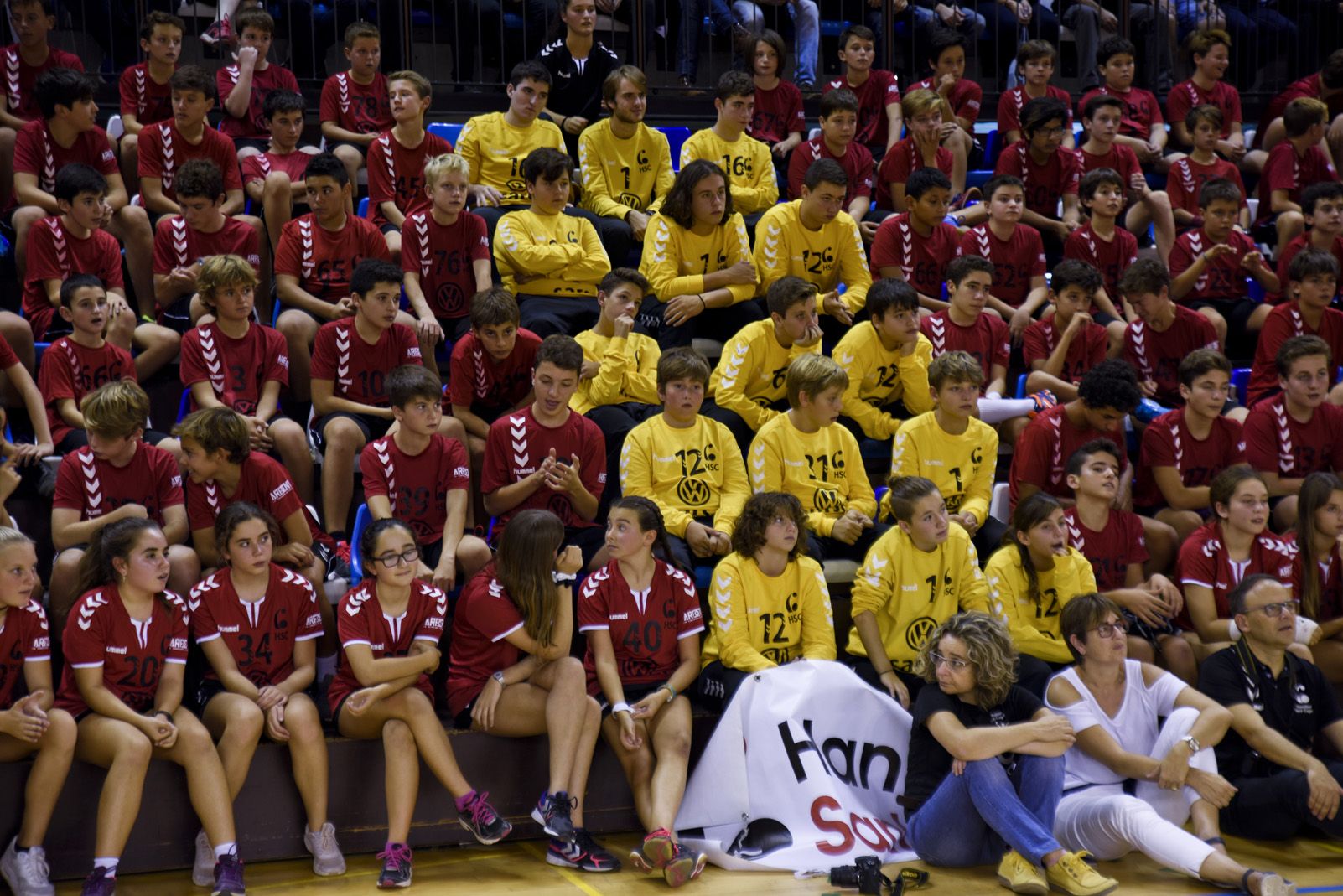 Presentació dels equips del ClubHandbol Sant Cugat. Foto: Bernat Millet.