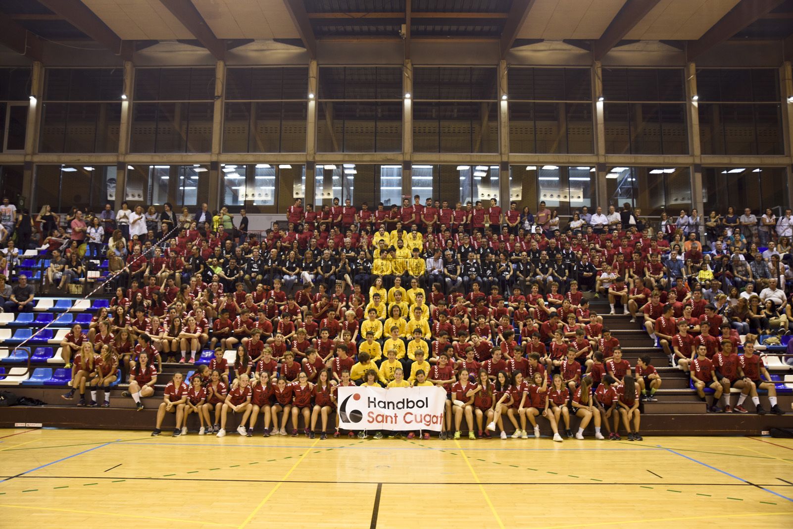 Presentació dels equips del ClubHandbol Sant Cugat. Foto: Bernat Millet.