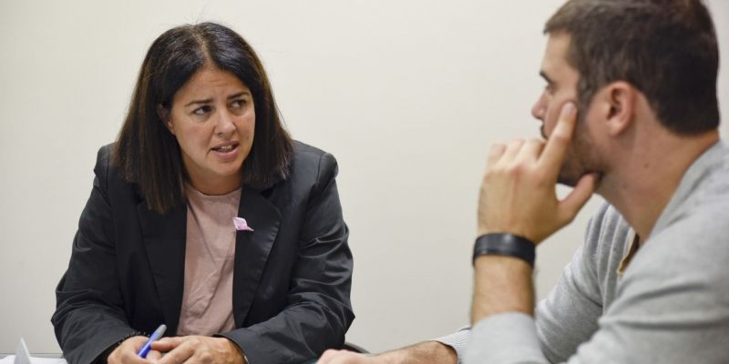 Esther Alòs durant l'entrevista al TOT Sant Cugat. FOTO: Bernat Millet