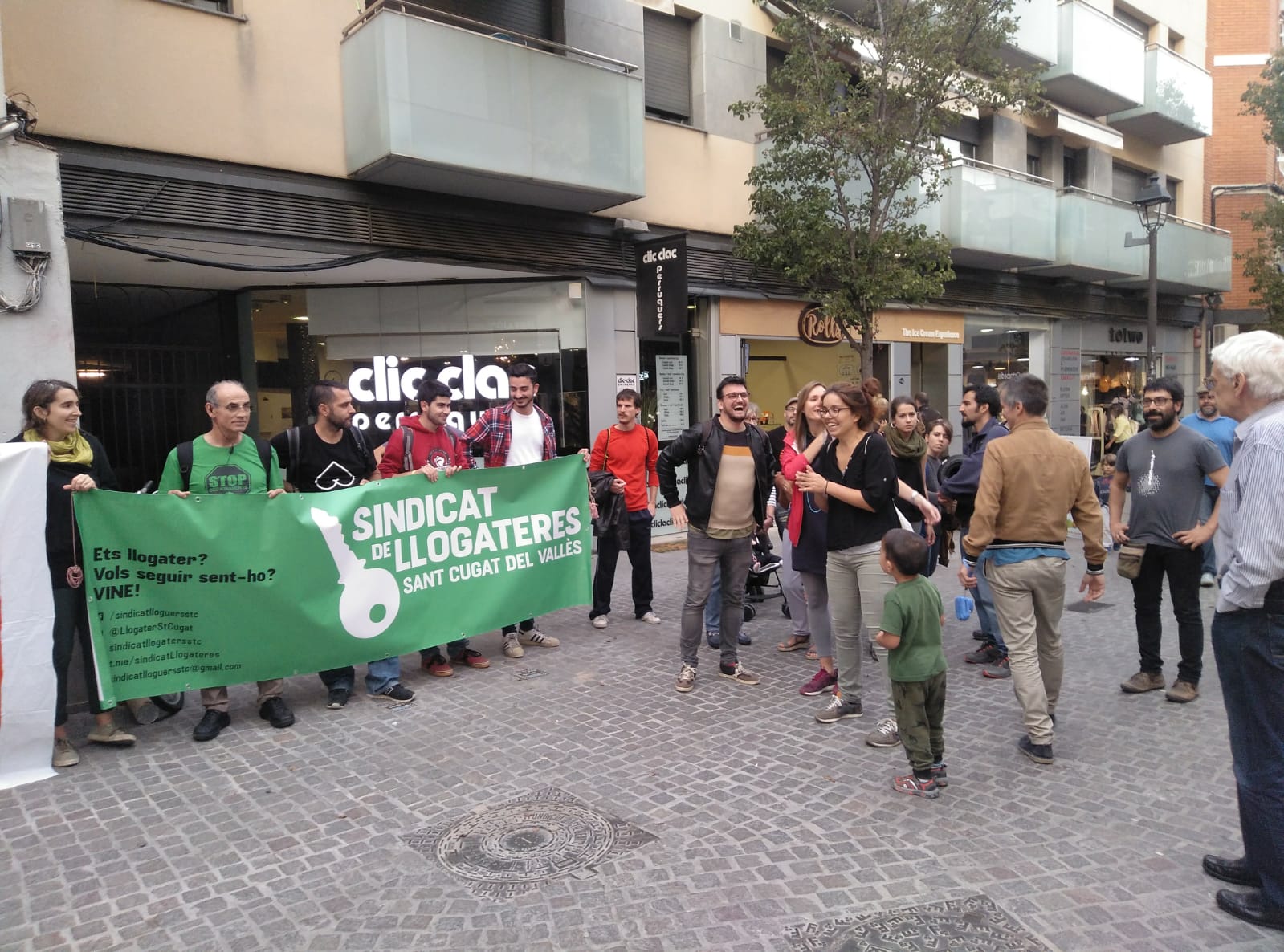La concentració del Sindicat de Llogaters. FOTO: TOT Sant Cugat