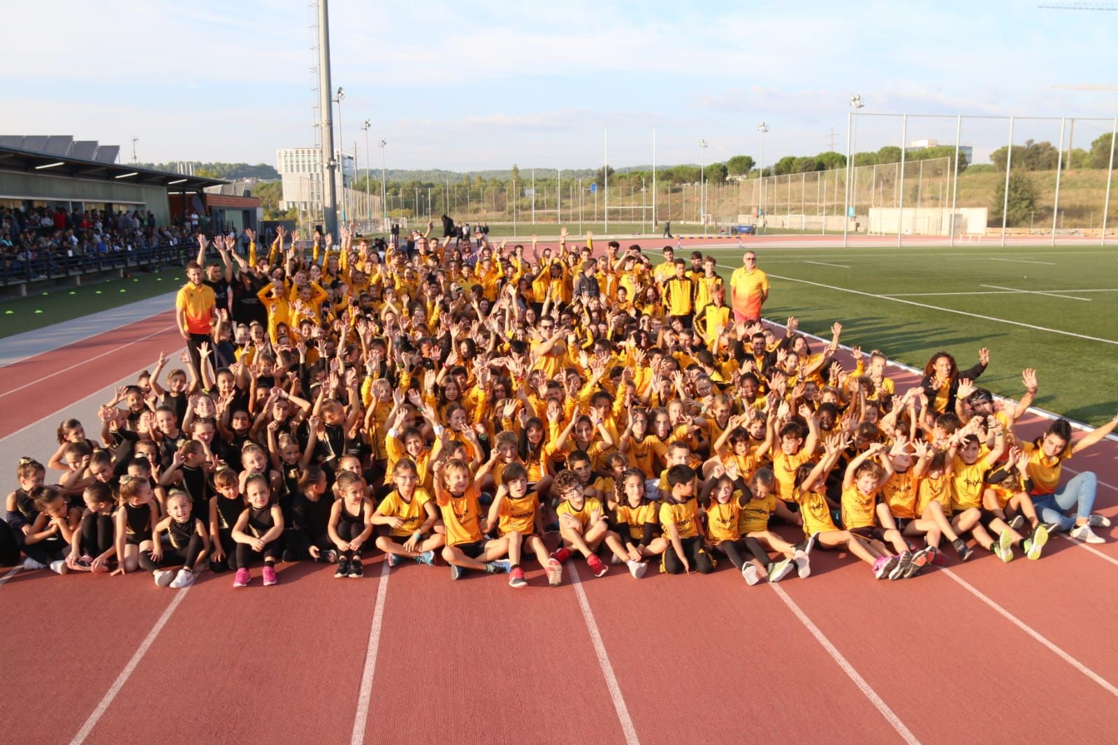 Les seccions d'atletisme, atletisme adaptat, gimnàstica rítmica i trail running, en la presentació. FOTO: Lali Álvarez