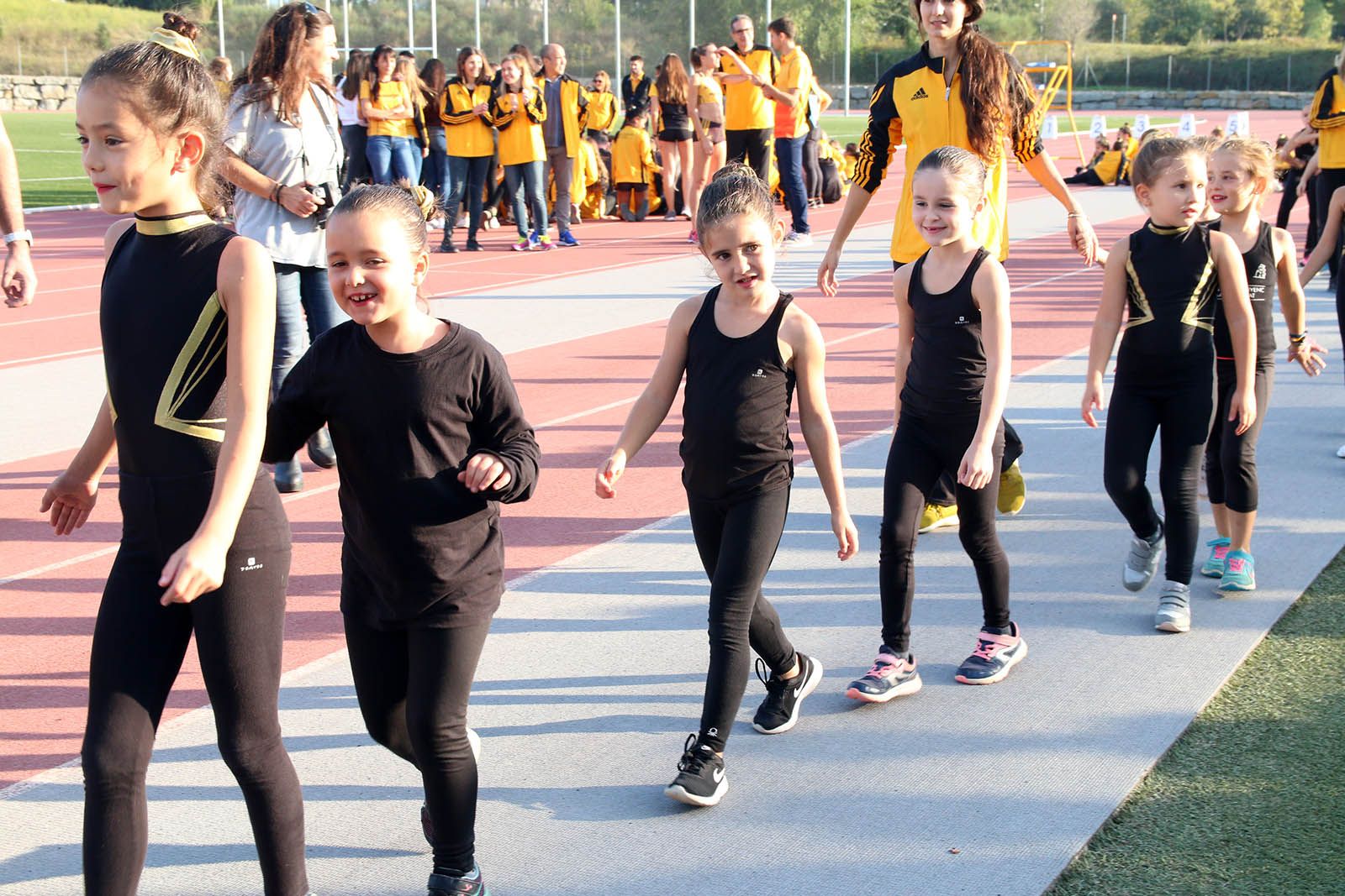 Presentació de les seccions d'atletisme, rítmica i trial running del Club Muntanyenc. Foto: Lali Álvarez