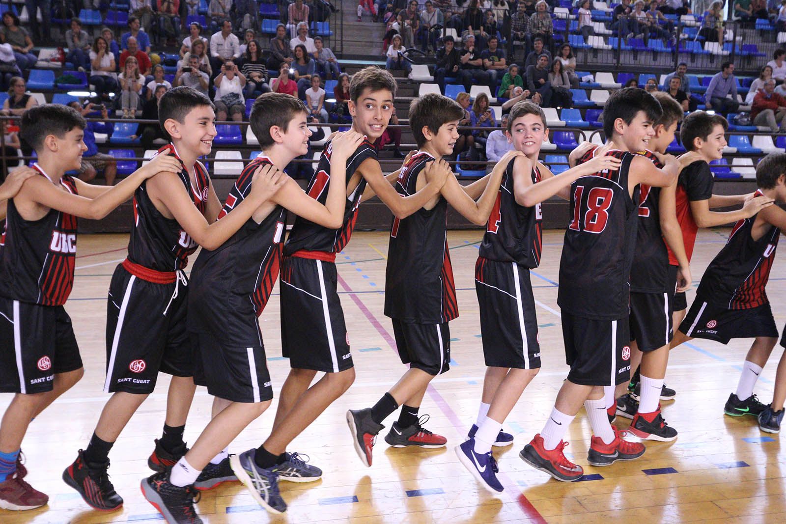 Presentació de les seccions de bàsquet i tennis taula de la UESC. Foto: Lali Álvarez