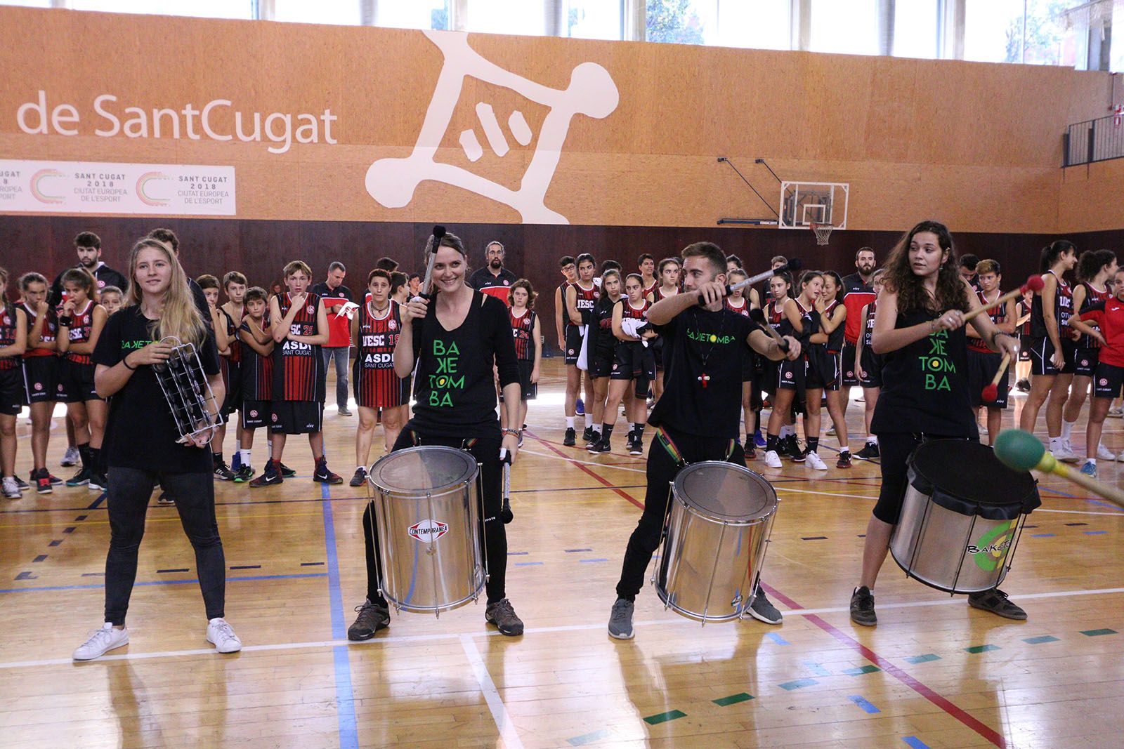 Presentació de les seccions de bàsquet i tennis taula de la UESC. Foto: Lali Álvarez