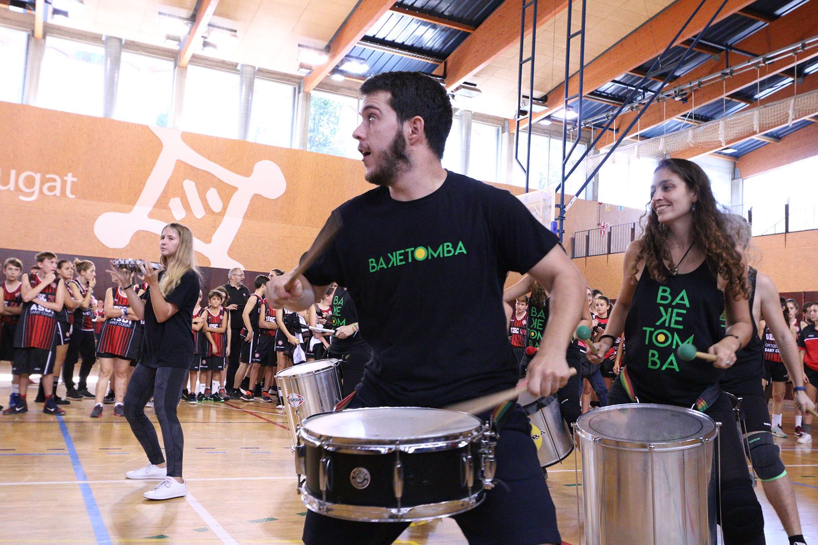 Presentació de les seccions de bàsquet i tennis taula de la UESC. Foto: Lali Álvarez