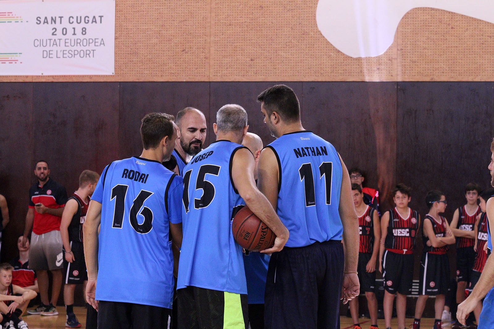 Presentació de les seccions de bàsquet i tennis taula de la UESC. Foto: Lali Álvarez