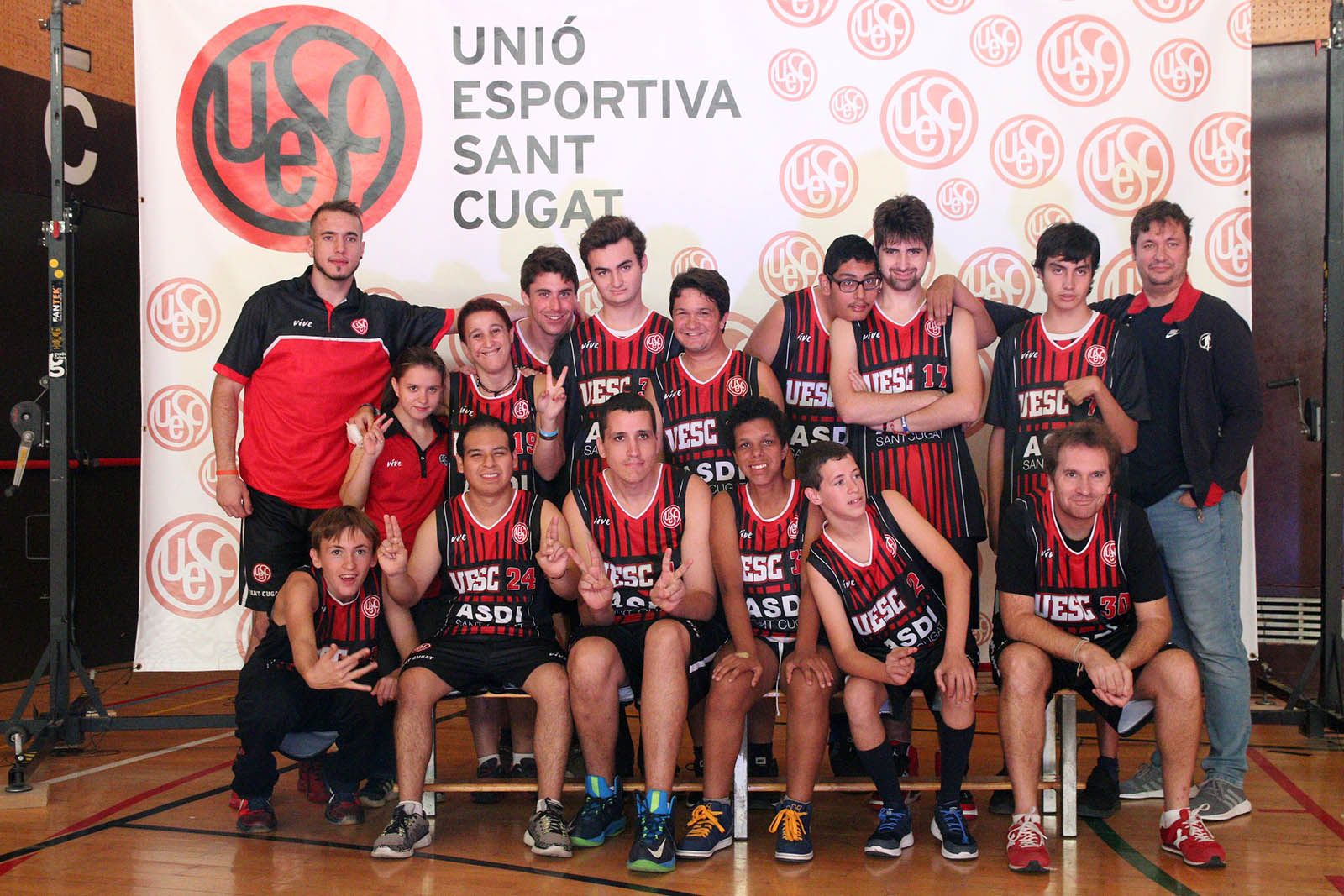 Presentació de les seccions de bàsquet i tennis taula de la UESC. Foto: Lali Álvarez