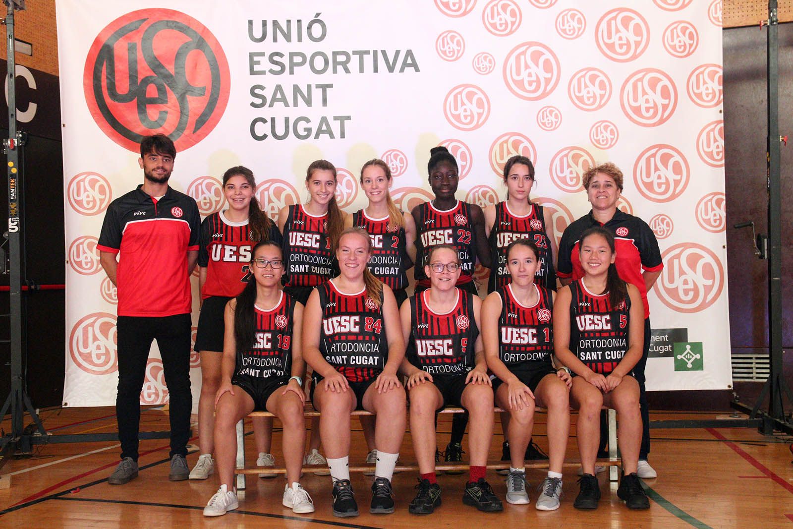 Presentació de les seccions de bàsquet i tennis taula de la UESC. Foto: Lali Álvarez