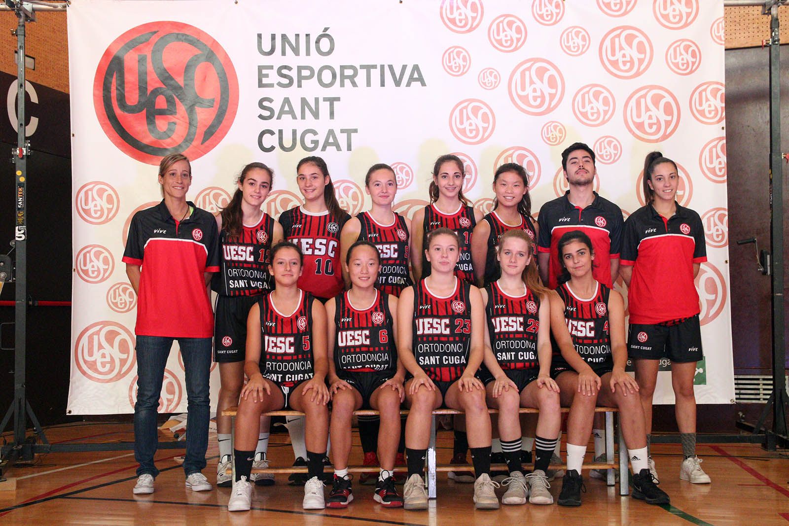 Presentació de les seccions de bàsquet i tennis taula de la UESC. Foto: Lali Álvarez