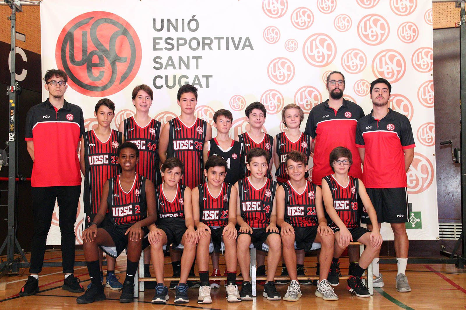 Presentació de les seccions de bàsquet i tennis taula de la UESC. Foto: Lali Álvarez