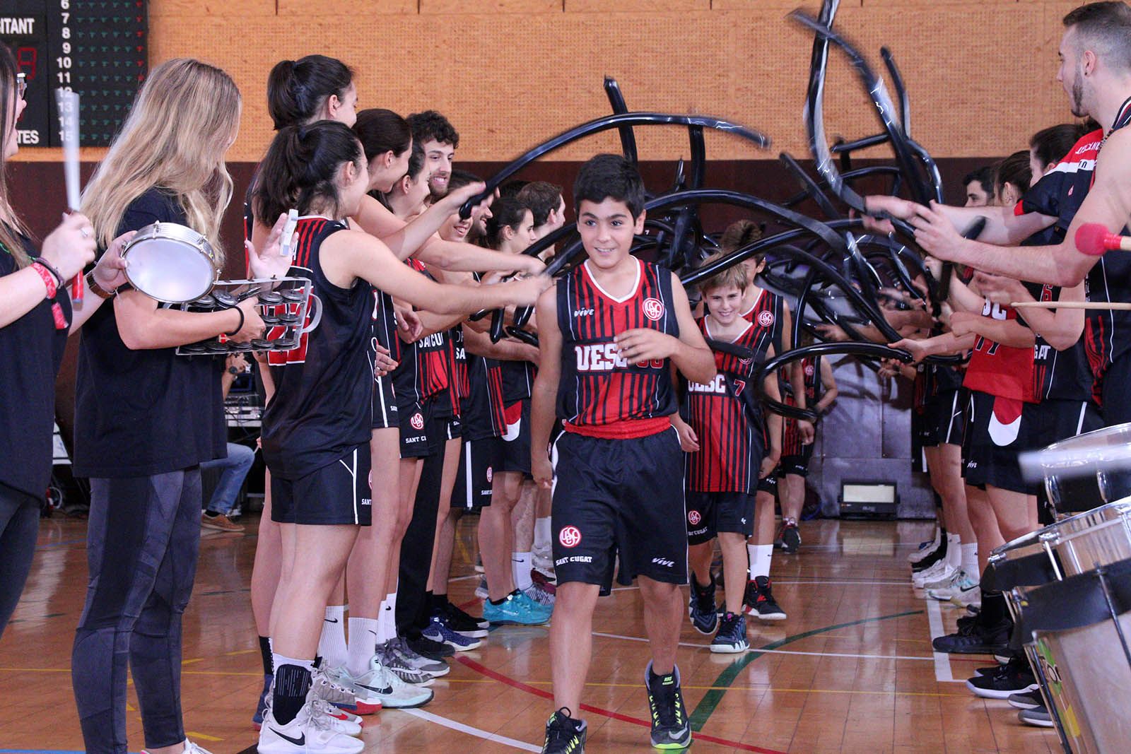 Presentació de les seccions de bàsquet i tennis taula de la UESC. Foto: Lali Álvarez