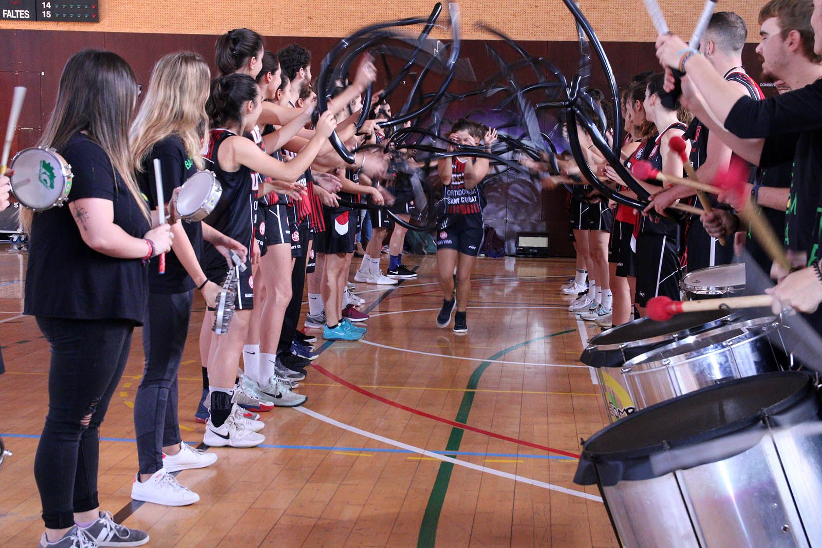 Presentació de les seccions de bàsquet i tennis taula de la UESC. Foto: Lali Álvarez