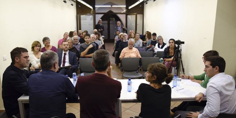 El debat s'ha celebrat al Casal Torreblanca. FOTO: Bernat Millet