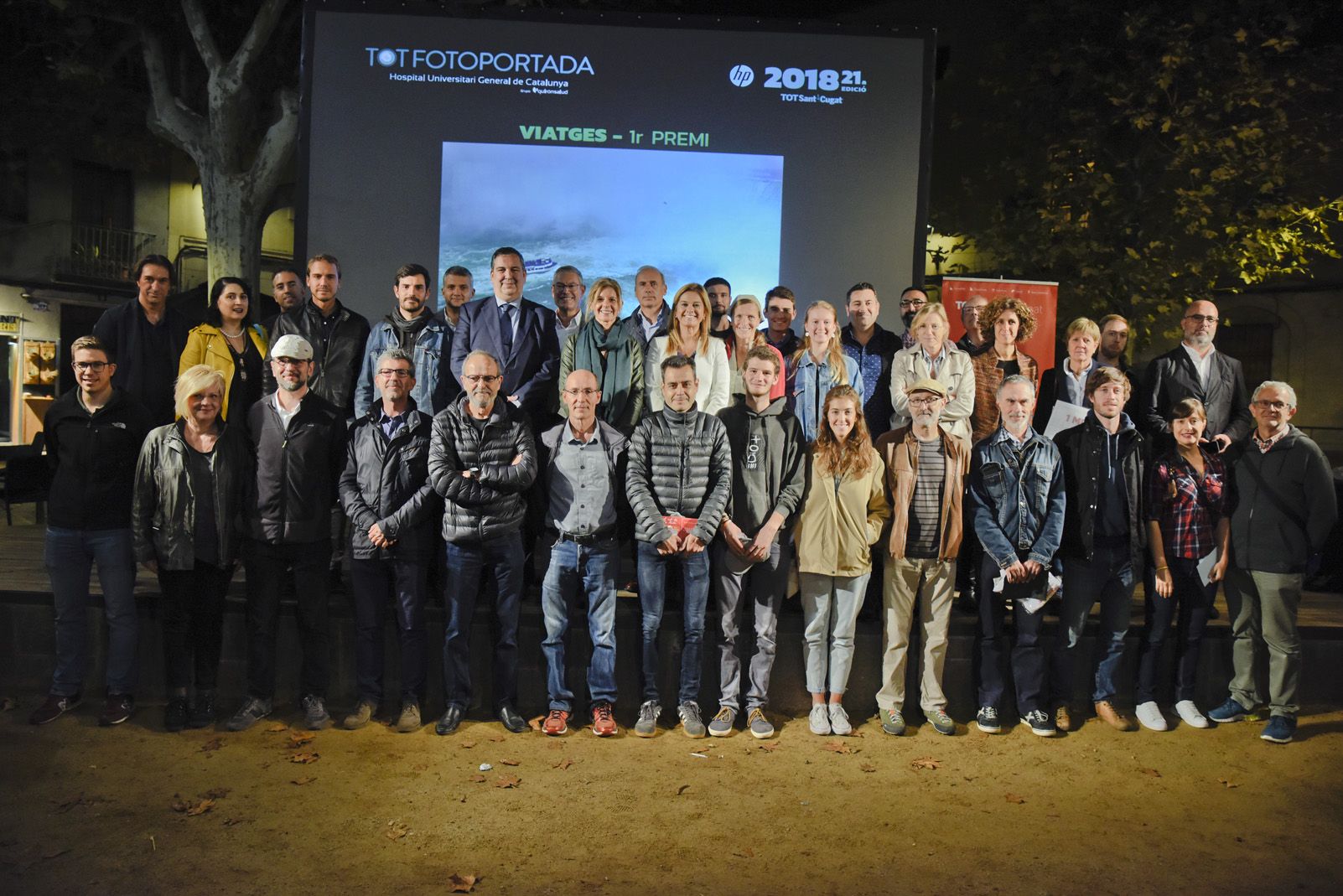 Foto de família dels guanyadors, patrocinadors i organitzadors del concurs. FOTO: Bernat Millet
