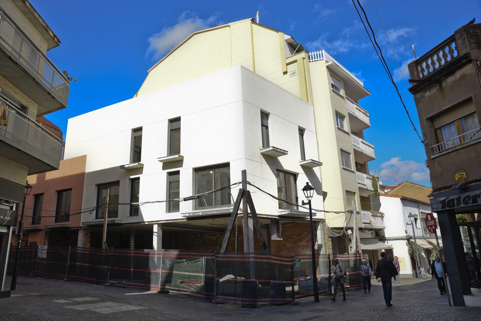 El que abans era Cal Dionís s'ha convertit en un bloc de pisos, al carrer de Valldoreix FOTO: Bernat Millet
