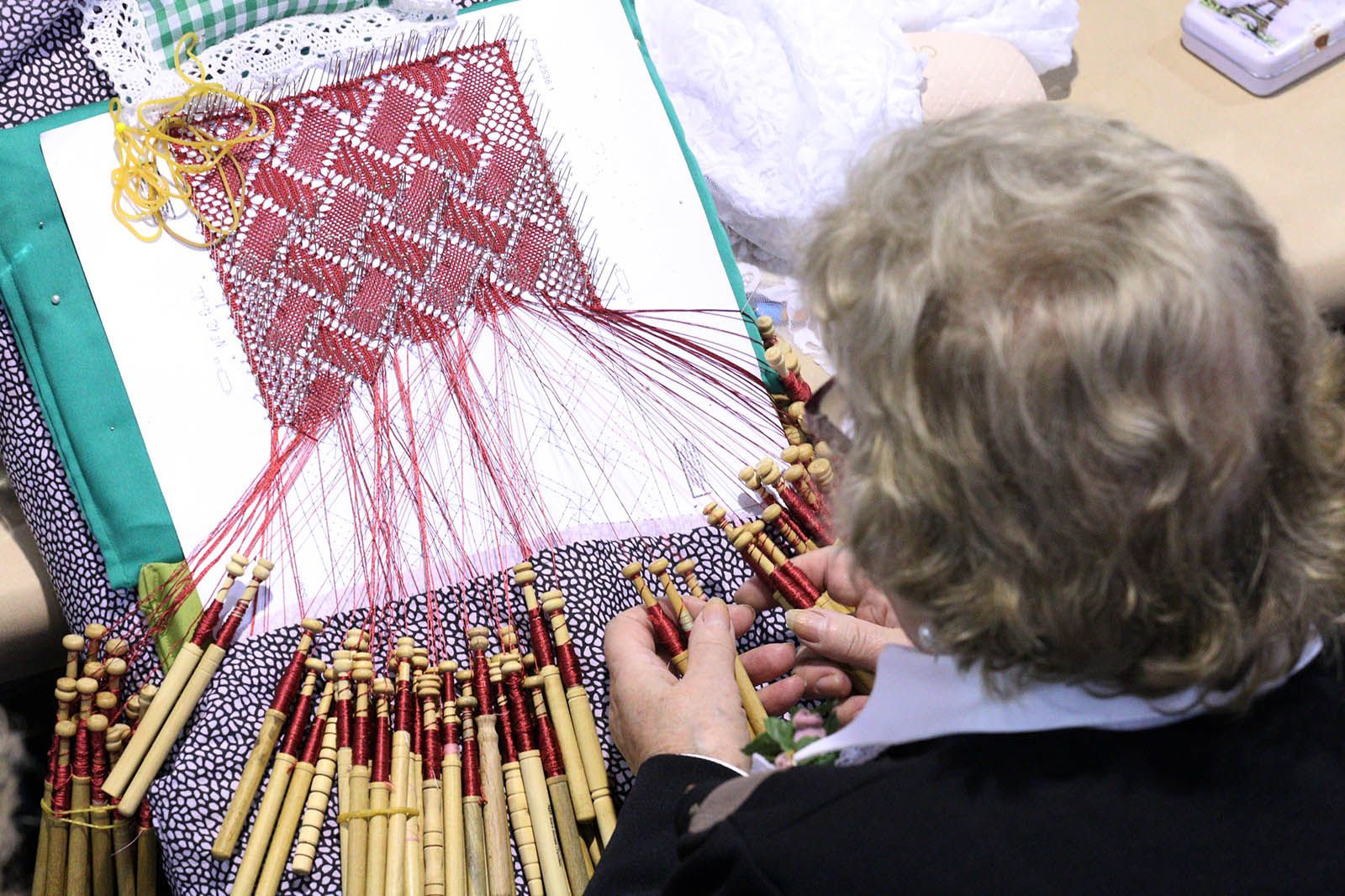 Trobada de puntaires per la Festa de Tardor. Foto: Lali Álvarez