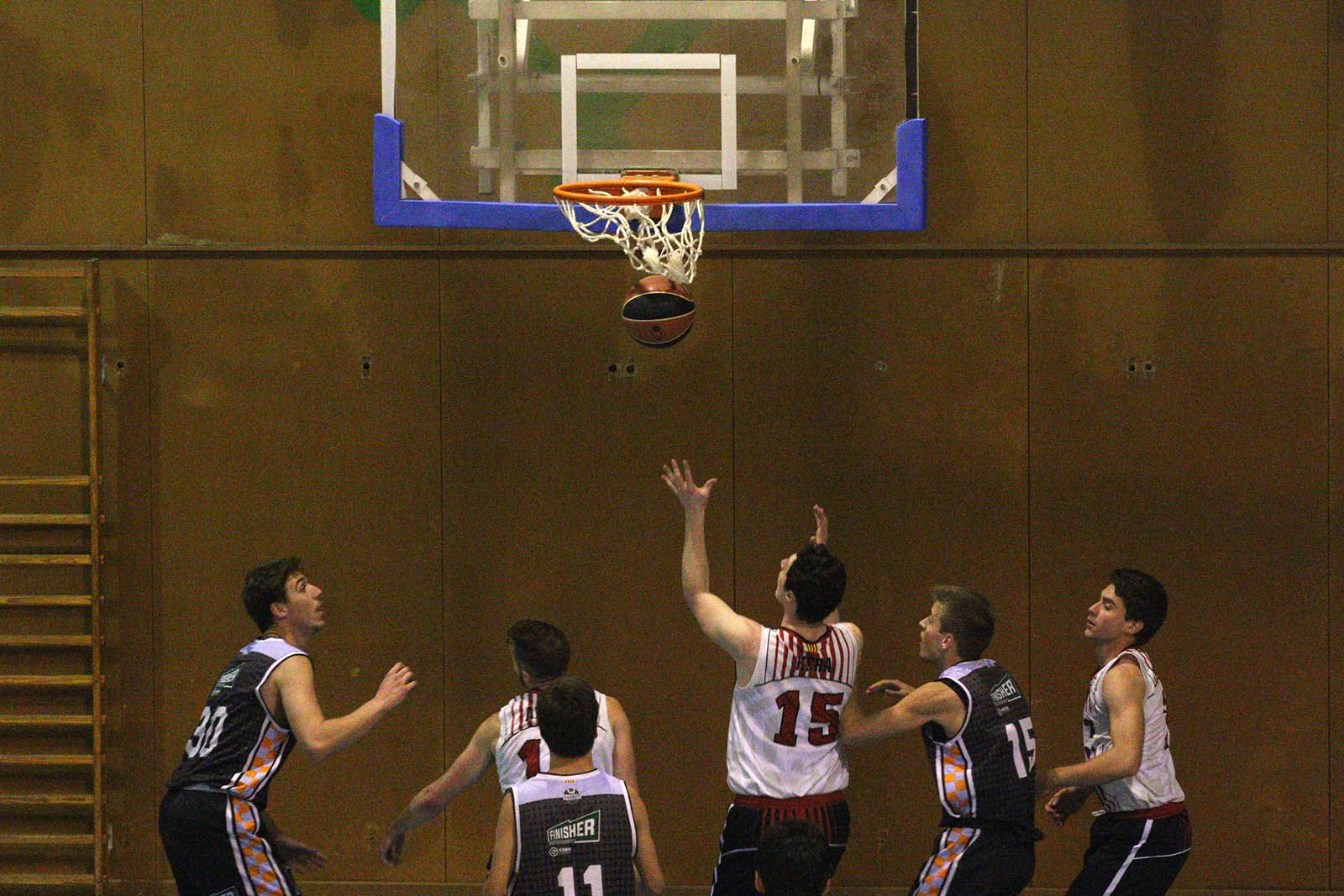 Partit de lliga: Qbasket-UE Sant Cugat B. Foto: Lali Álvarez