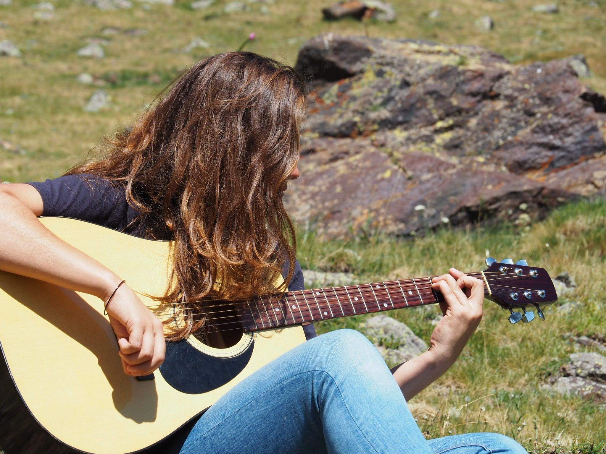 Edith Clua Uceda "Wild music"