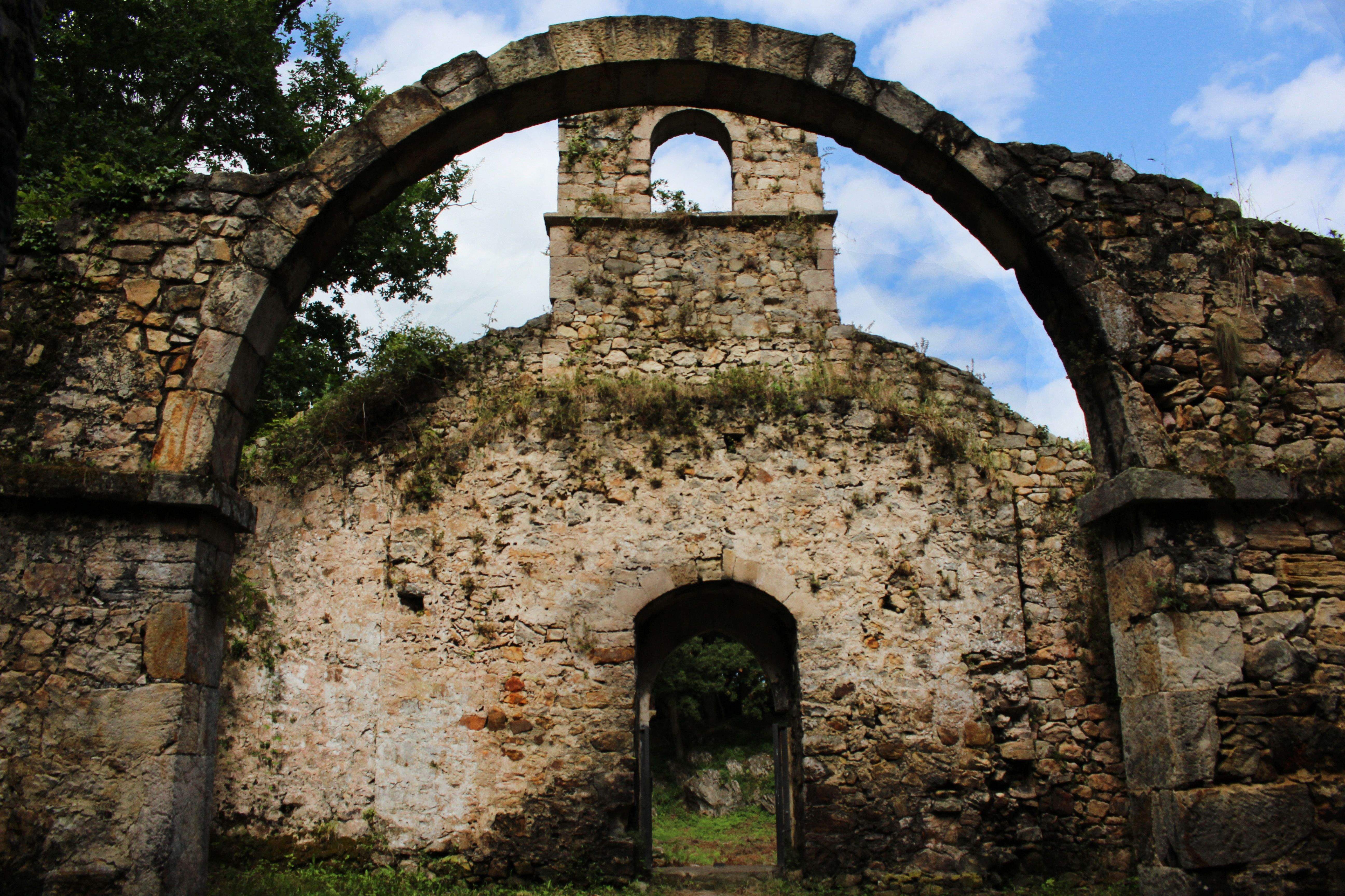 Egoitz Sarria Gonzales "Trampantojo de iglesia"