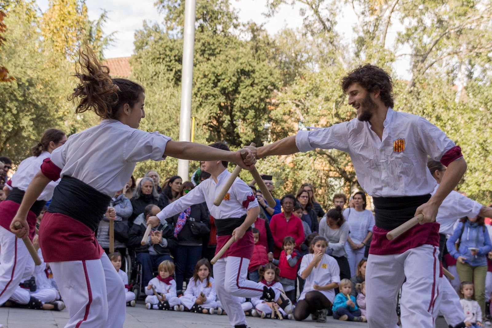 Actuació dels Bastoners de Sant Cugat. FOTO: Paula Galván
