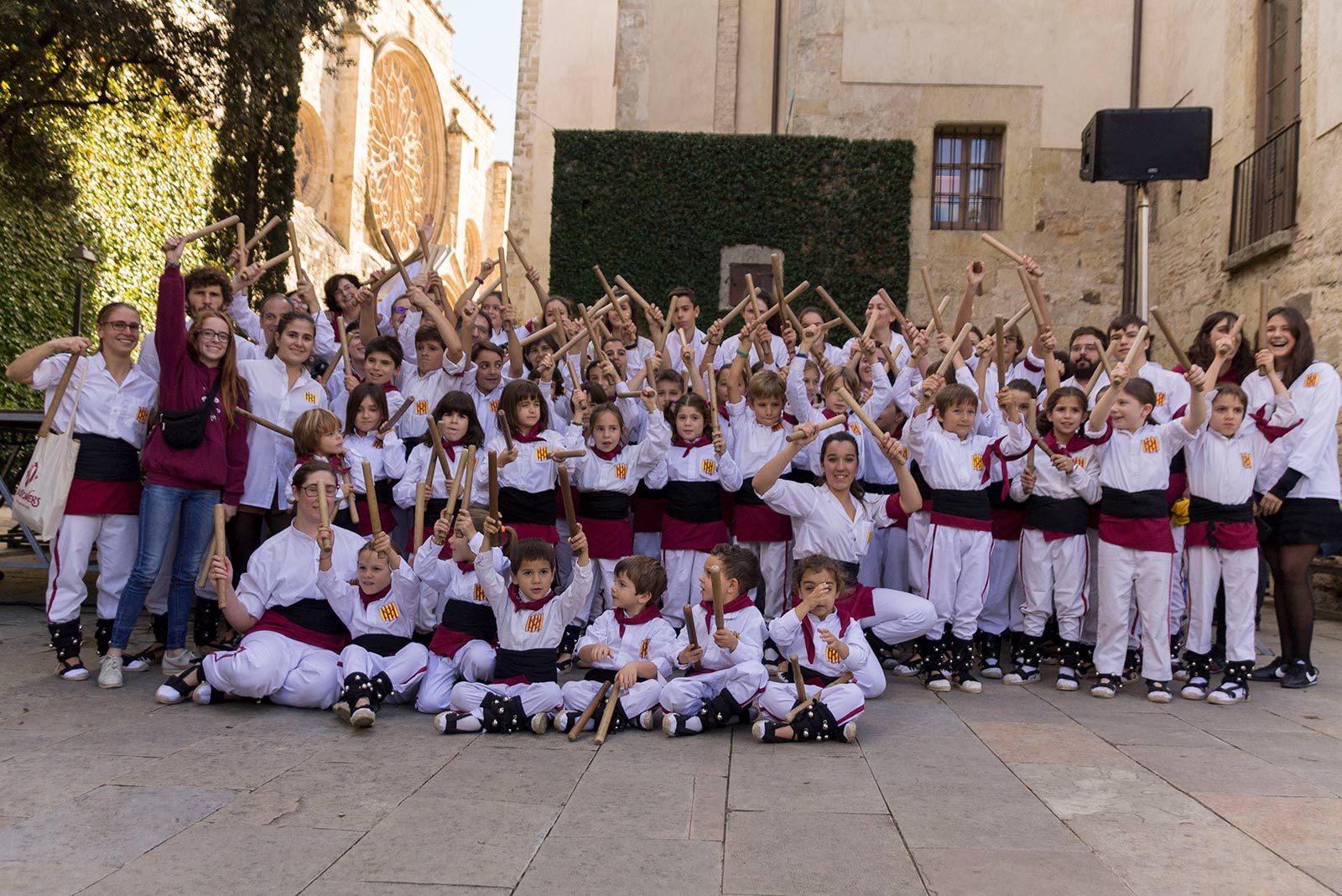 Actuació dels Bastoners de Sant Cugat. FOTO: Paula Galván