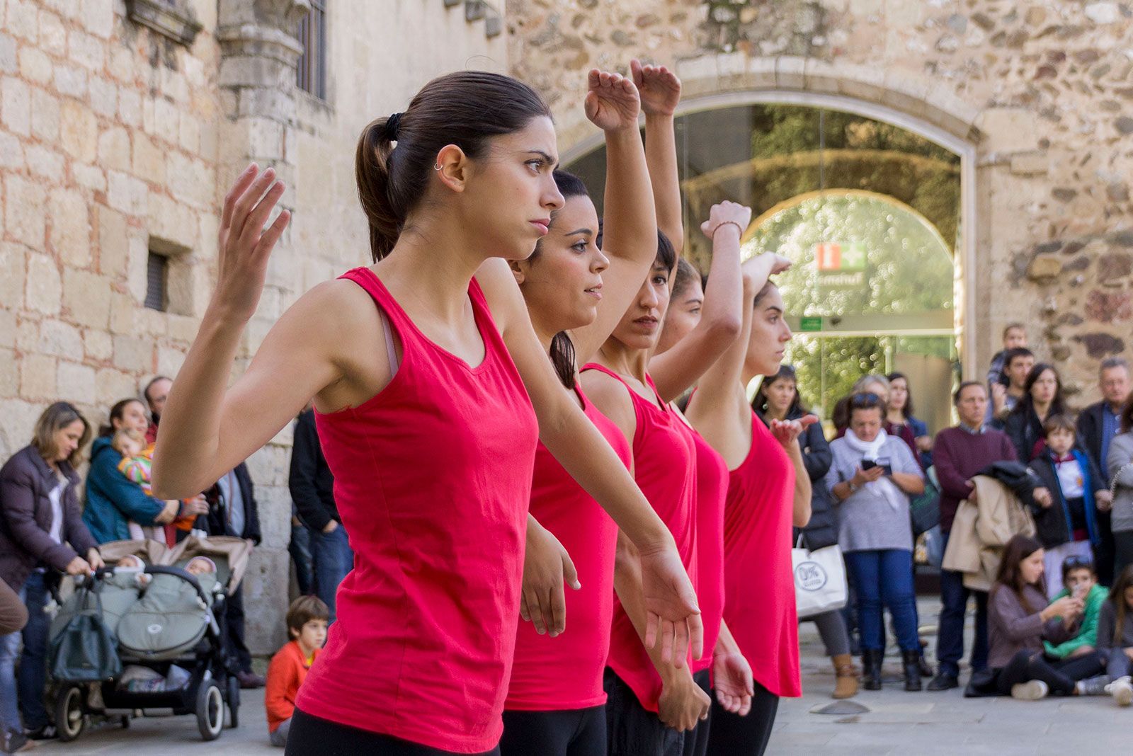 Actuació de l'Esbart Sant Cugat. FOTO: Paula Galván