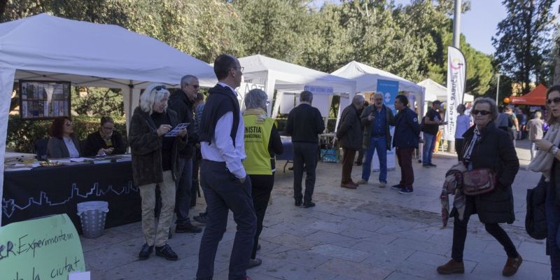 Fira d'entitats de la Festa de Tardor. FOTO: Paula Galván