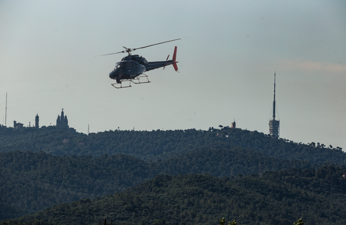 L'helicòpter dels Mossos que patrulla sovint per Sant Cugat FOTO: Eduardo Modrego 