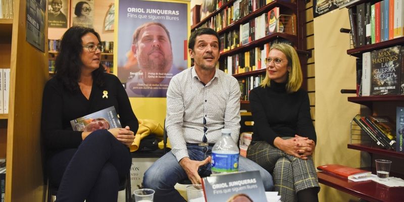 Riba, Sol i Ingla durant l'acte. FOTO: Bernat Millet