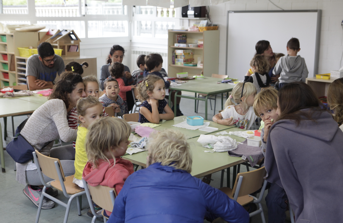 El servei de menjador de les escoles inclou el dinar i el monitoratge FOTO: Artur Ribera