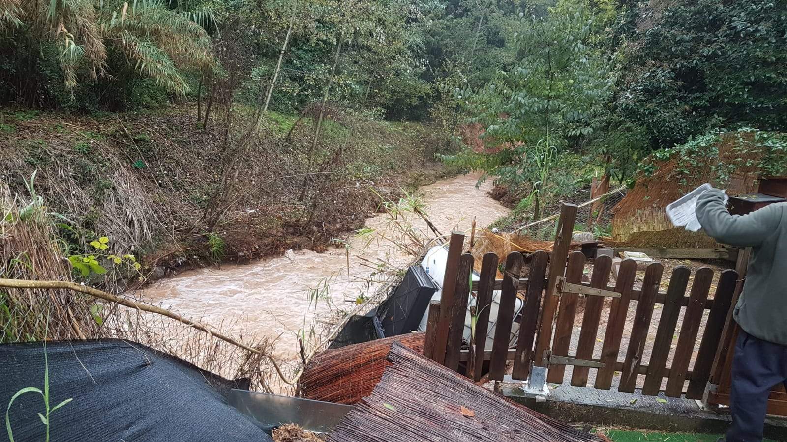 Desperfectes ocasionats per la riera de Can Cabassa. FOTO: Manel Cervantes