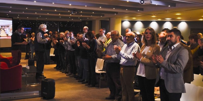 Minut de silenci per Manel Porta. FOTO: Bernat Millet