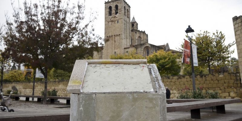 placa 1 octubre trancada 4