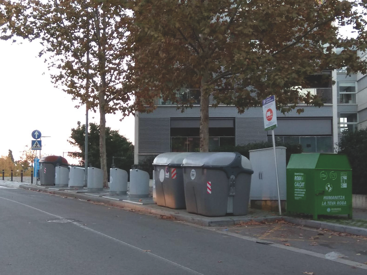 Uns contenidors a Sant Cugat. FOTO: Francesca Gutiérrez