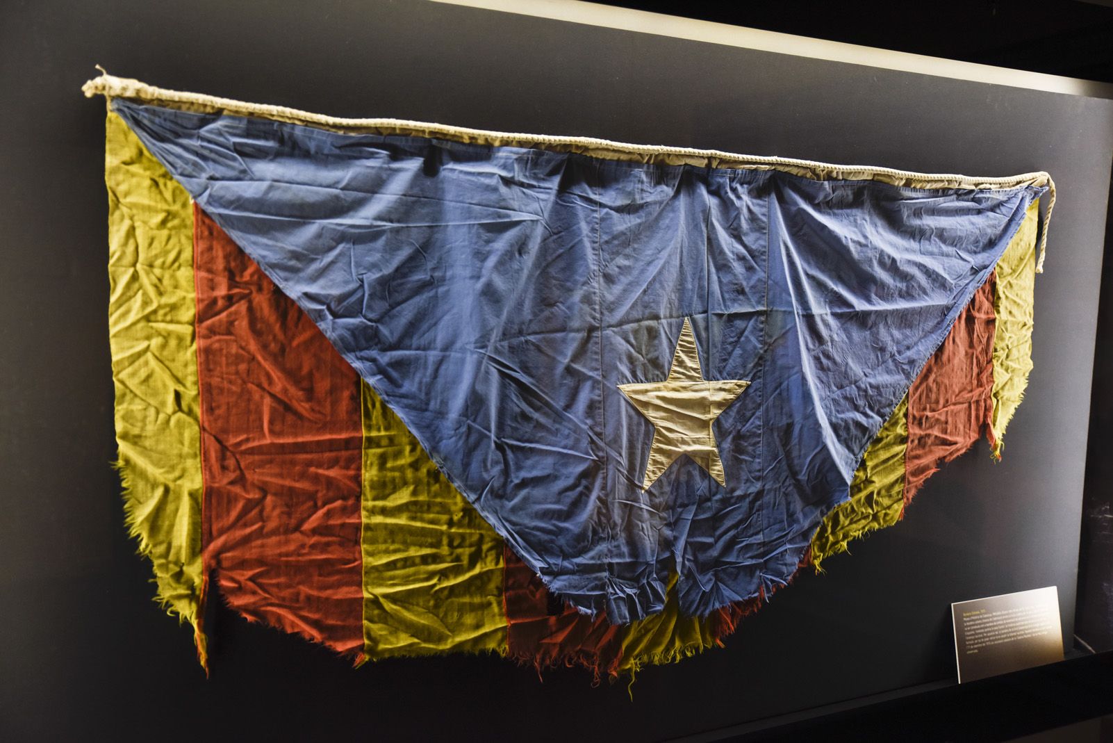 L'estelada més antiga que es conserva, a Sant Cugat. FOTO: Bernat Millet