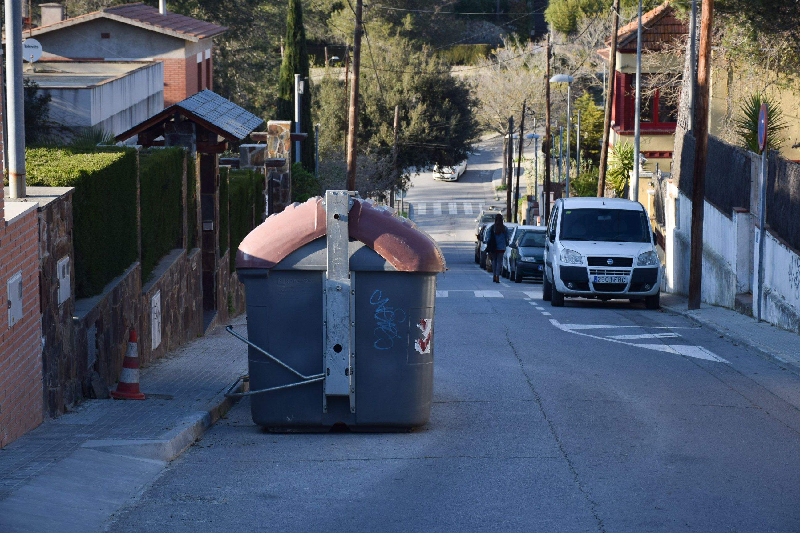 Carrer de Can Llobet a la Floresta. FOTO: Localpres