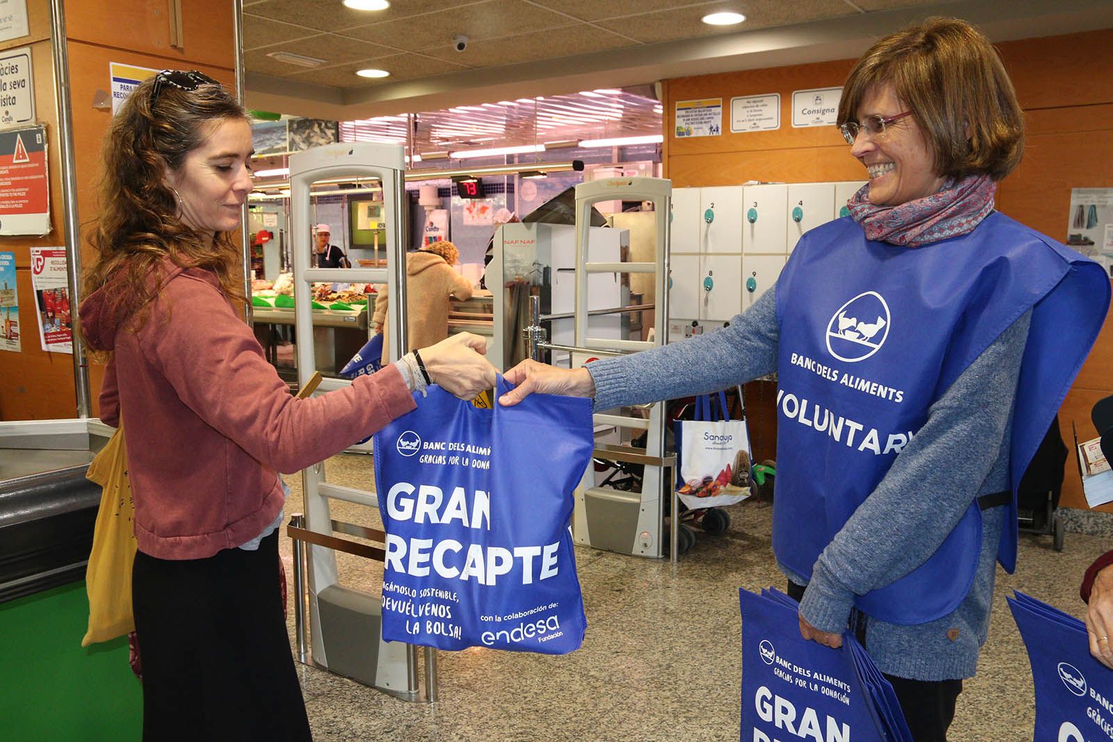 El Gran Recapte, més sostenible gràcies a les bosses reutilitzables de la Fundació Endesa. Foto: Lali Álvarez