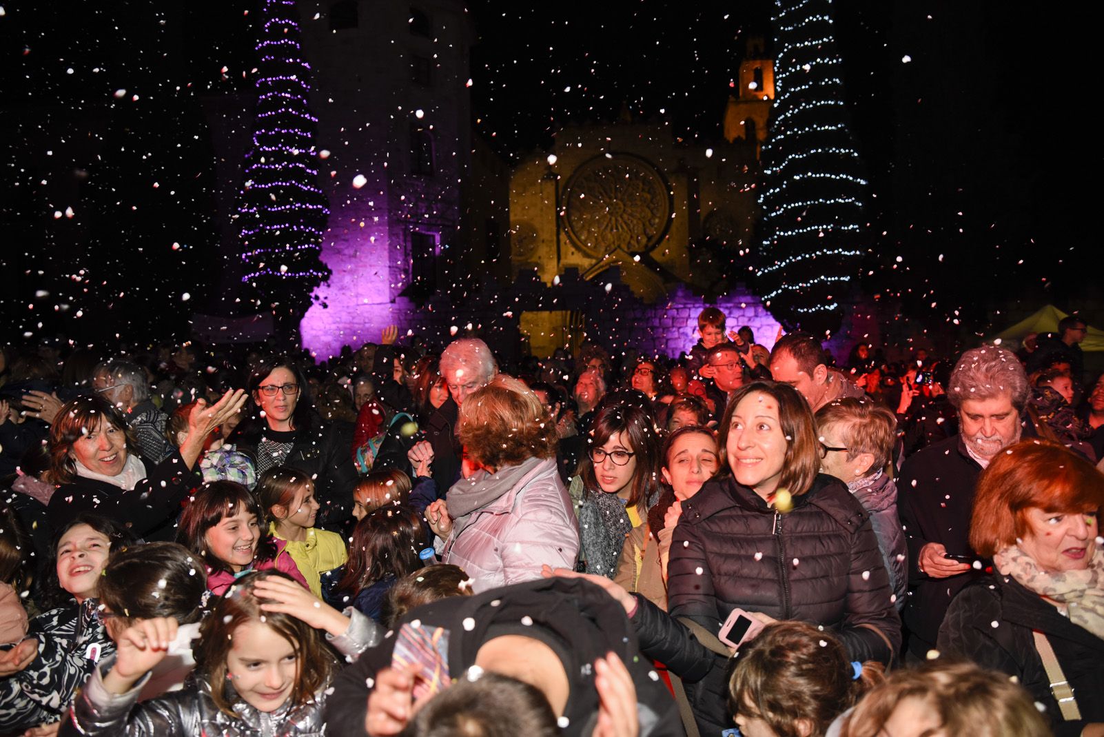 Encesa de les llums de Nadal a Sant Cugat. FOTO: Bernat Millet