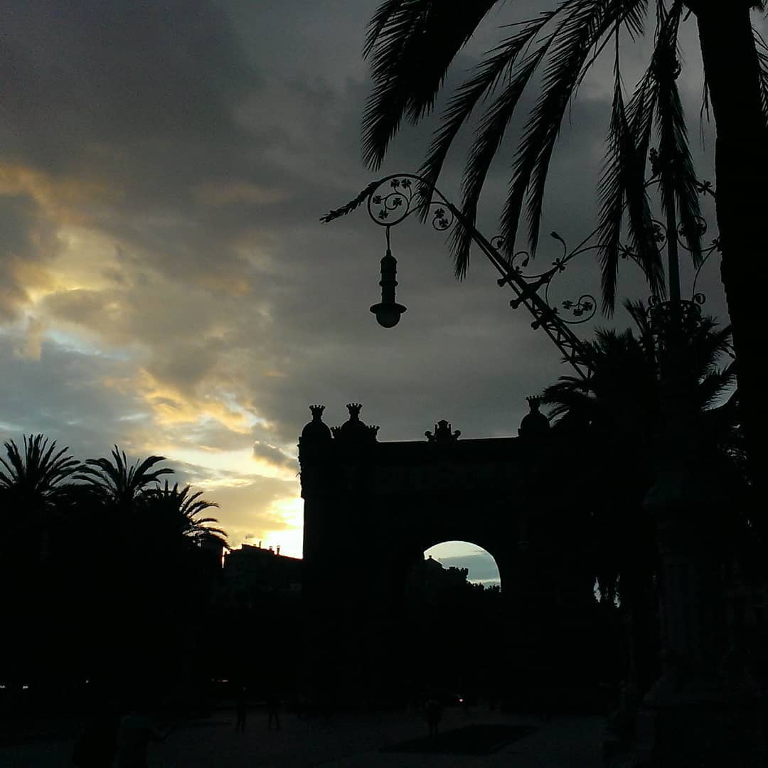 @Mailandscapes   "Les últimes llums del día"