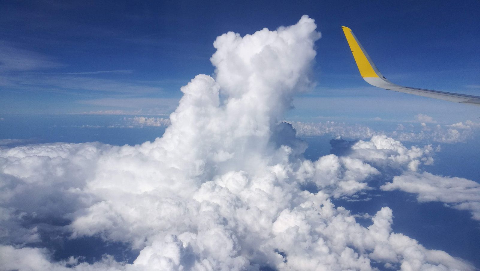 Agata Razniewska "La formació del núvols"