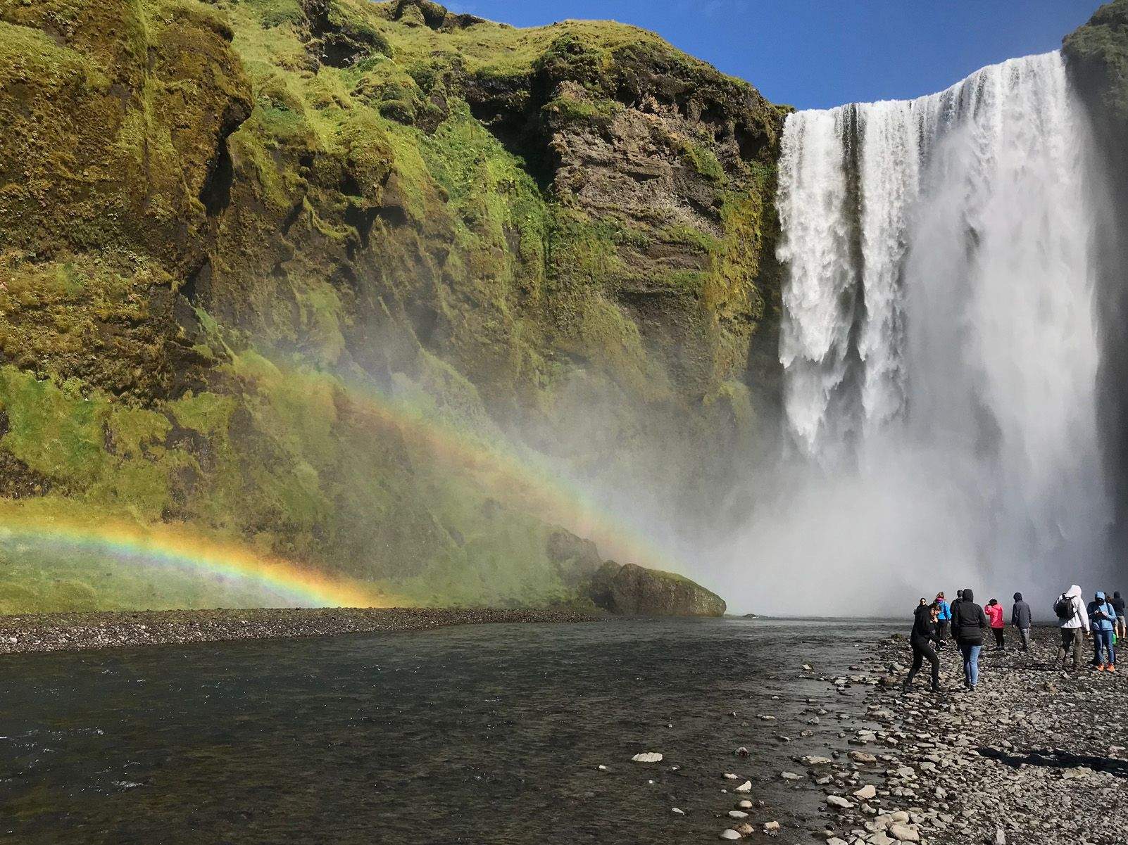 Alessandra Grisolia "Dos petons de sol a l'aigua"