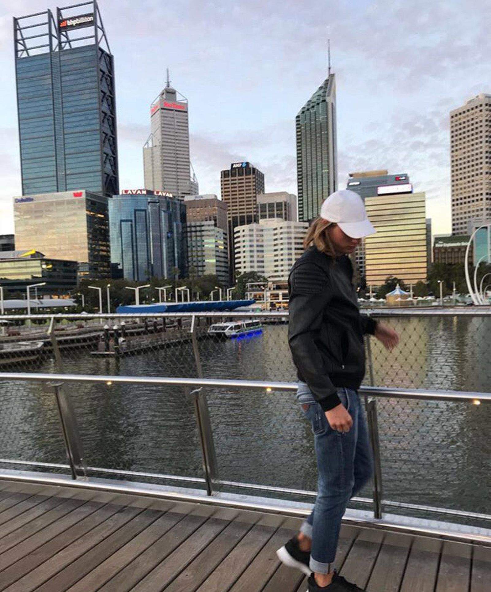 Alex Miralles Molina "Recordant el Maremagnum"