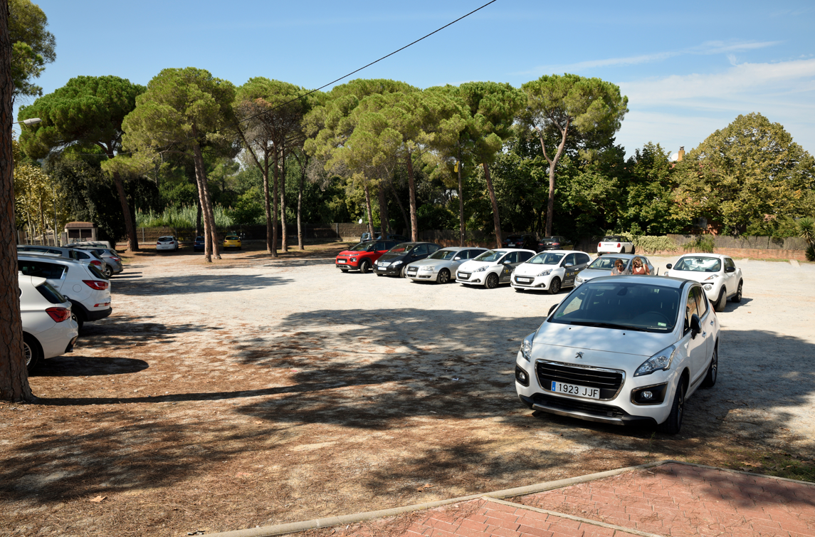 Estat actual de l'aparcament de l'EMD de Valldoreix FOTO: Bernat Millet