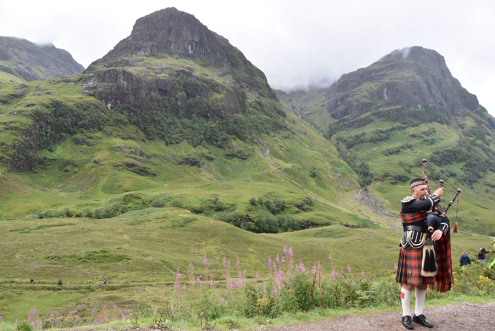 Francesc Mas Vidal "Afinant la gaita"