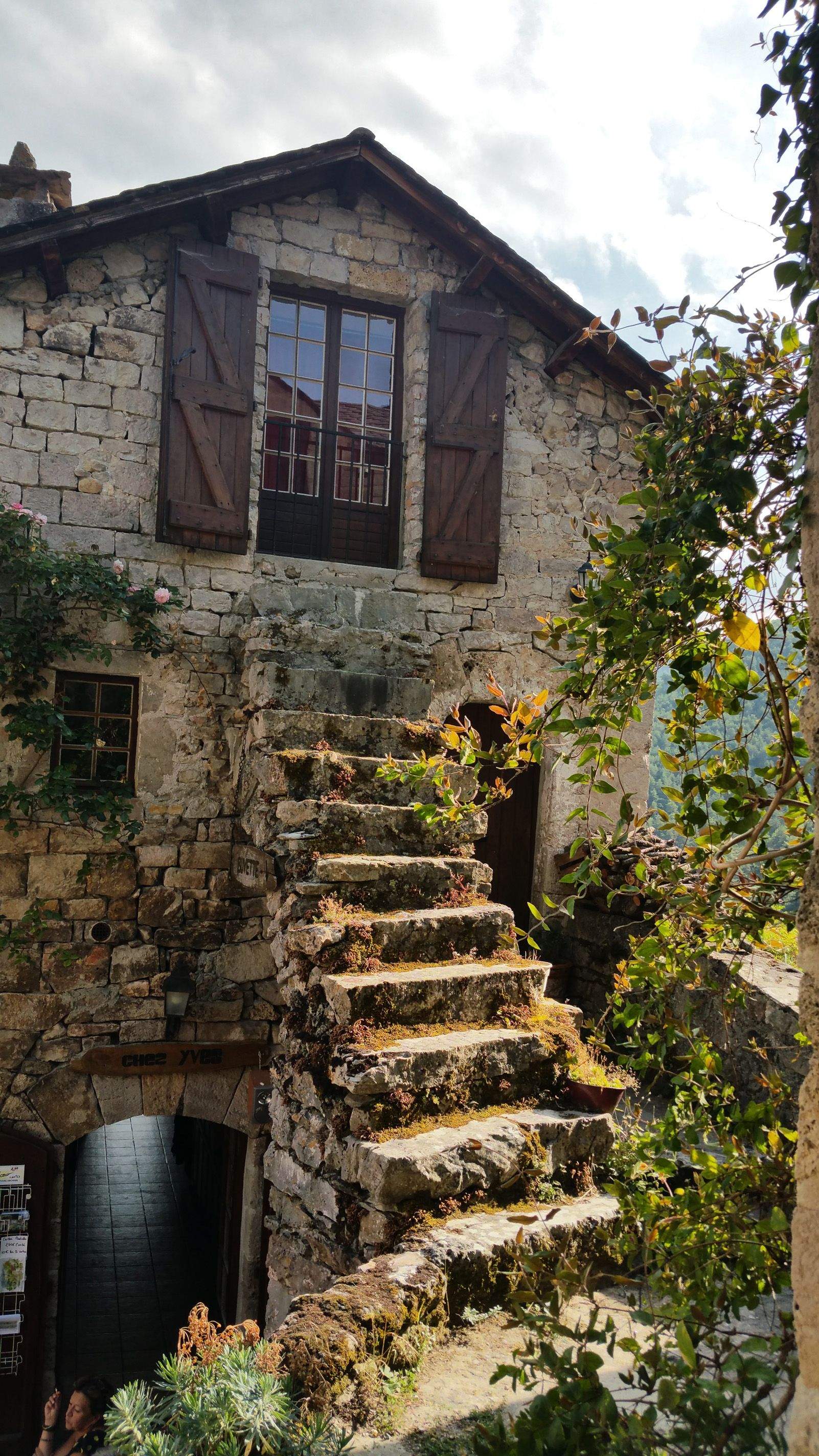 JOAN CASCARRA i ROTLLAN "escales a casa"